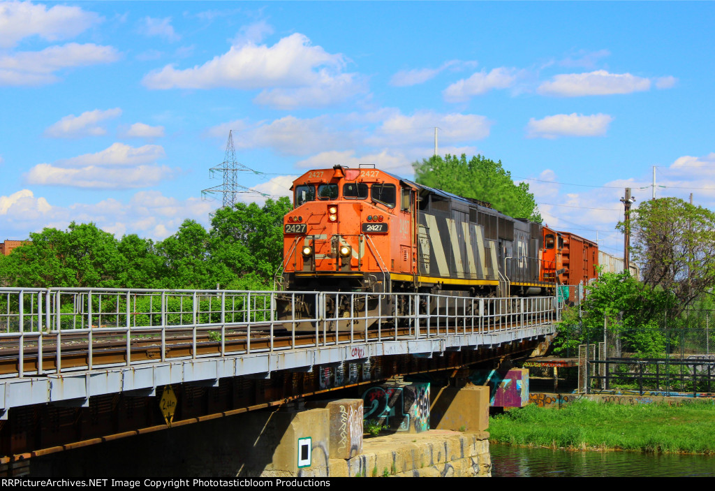 CN 2427